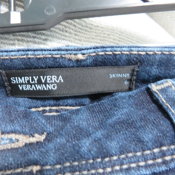 Simply Vera by Vera Wang Dark Rinse Skinny Jeans in Size 6 - Picture 3 of 3